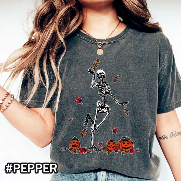 Vintage Happy Skeleton Dancing with Jack-o-Lanterns Halloween T-Shirt