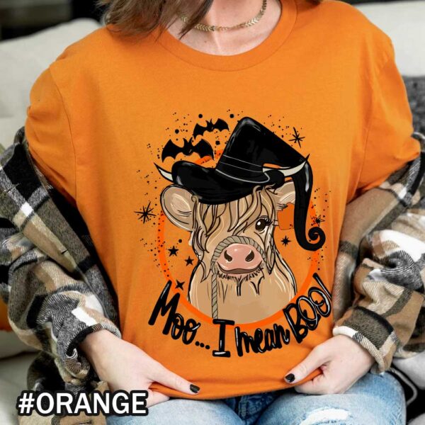 Moo I Mean Boo Shirt Halloween Cow Witch hat Boo Funny Witch Cow Fall Tee Orange Shirt Halloween Moo I Mean Boo T-Shirt - Cute Cow Witch Hat Design