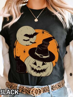 Halloween Spooky Witch Jack-O-Lantern Tee – Cute Halloween Moon Fall Shirt Halloween Spooky Witch Jack-O-Lantern T-Shirt with Black Cat, Moon, and Bats