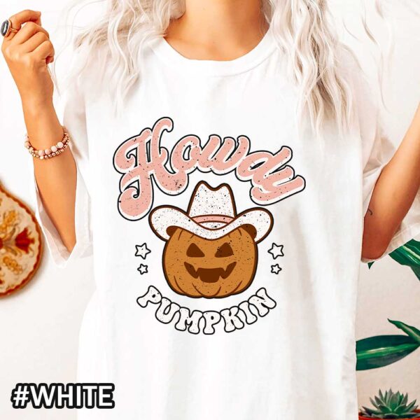 Retro Halloween Comfort Colors Howdy Pumpkin Western White Shirt Halloween Howdy Pumpkin Comfort Colors T-Shirt